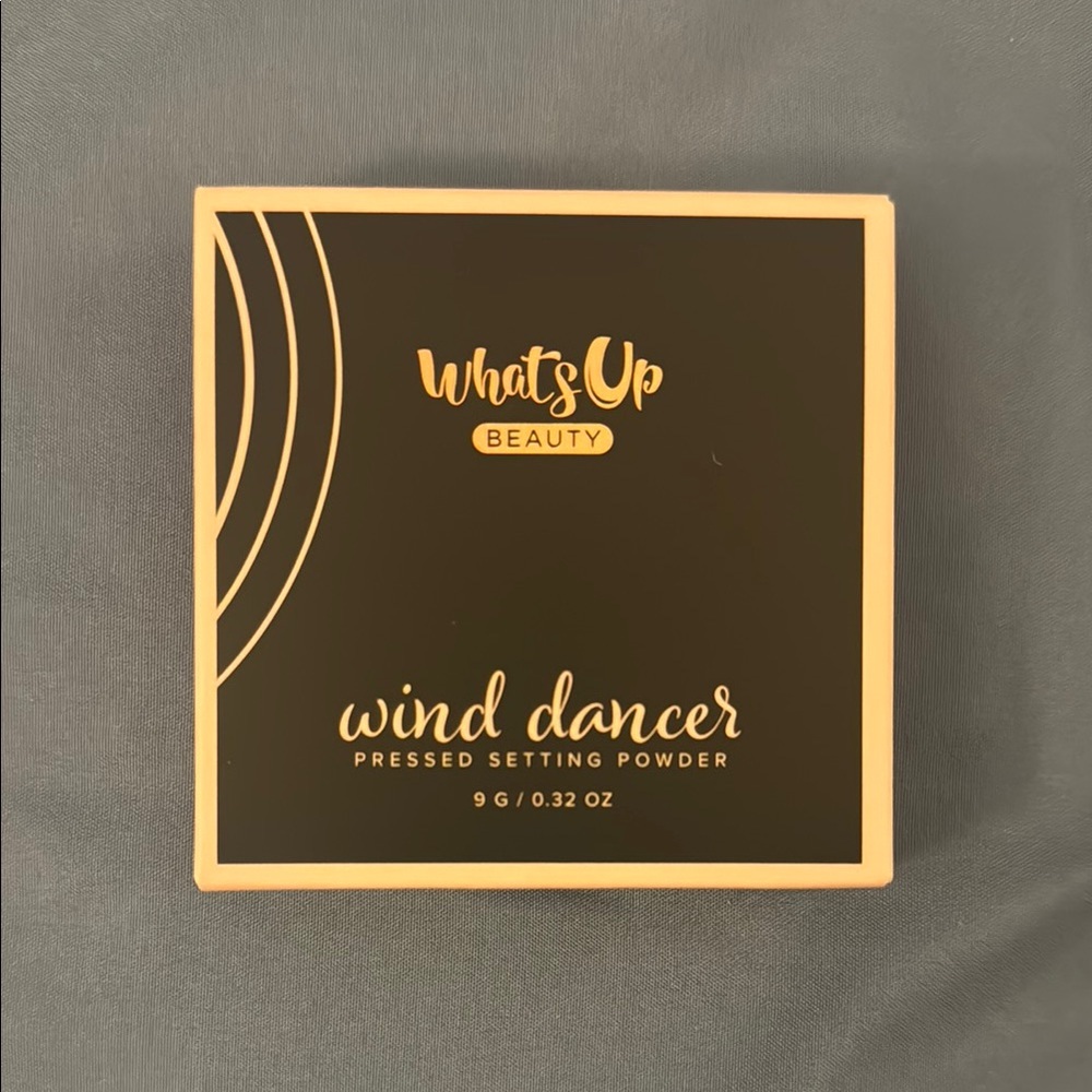 Whats Up Beauty Wind Dancer Pressed Setting Powder in shade light
